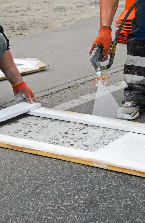 painting-road-markings_cut